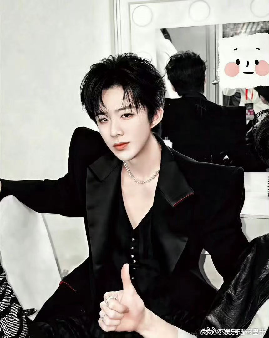 刘宇宁的阿贝贝上新了 刘宇宁新阿贝贝一到手就盘得顺手，喜欢藏都藏不住，还琢磨着演