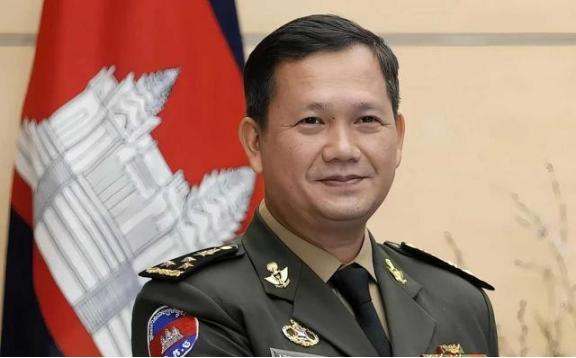 洪玛奈在美国上完军校，回国后就对中方表现出了恶意，随后整个柬埔寨也开始向西看。个