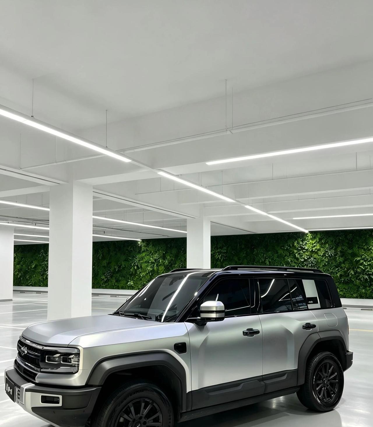 真的被豹子哥狠狠帅到方程豹5这个亚历山大银配色也太绝了吧
妥妥把高级感拿捏住了