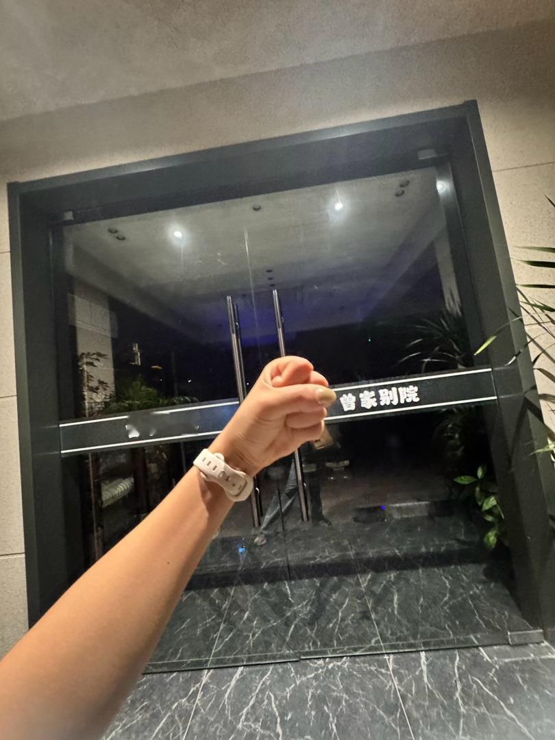 哈哈哈没下过这么早的班了 开心开心 