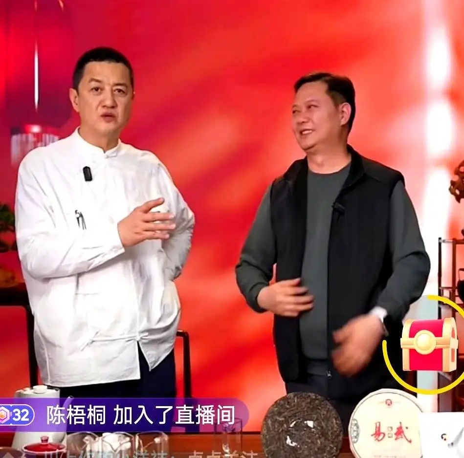 直播间一夜涌进百万人，李亚鹏第一个电话，打给了三年前那个只有几十人看他带货的小老