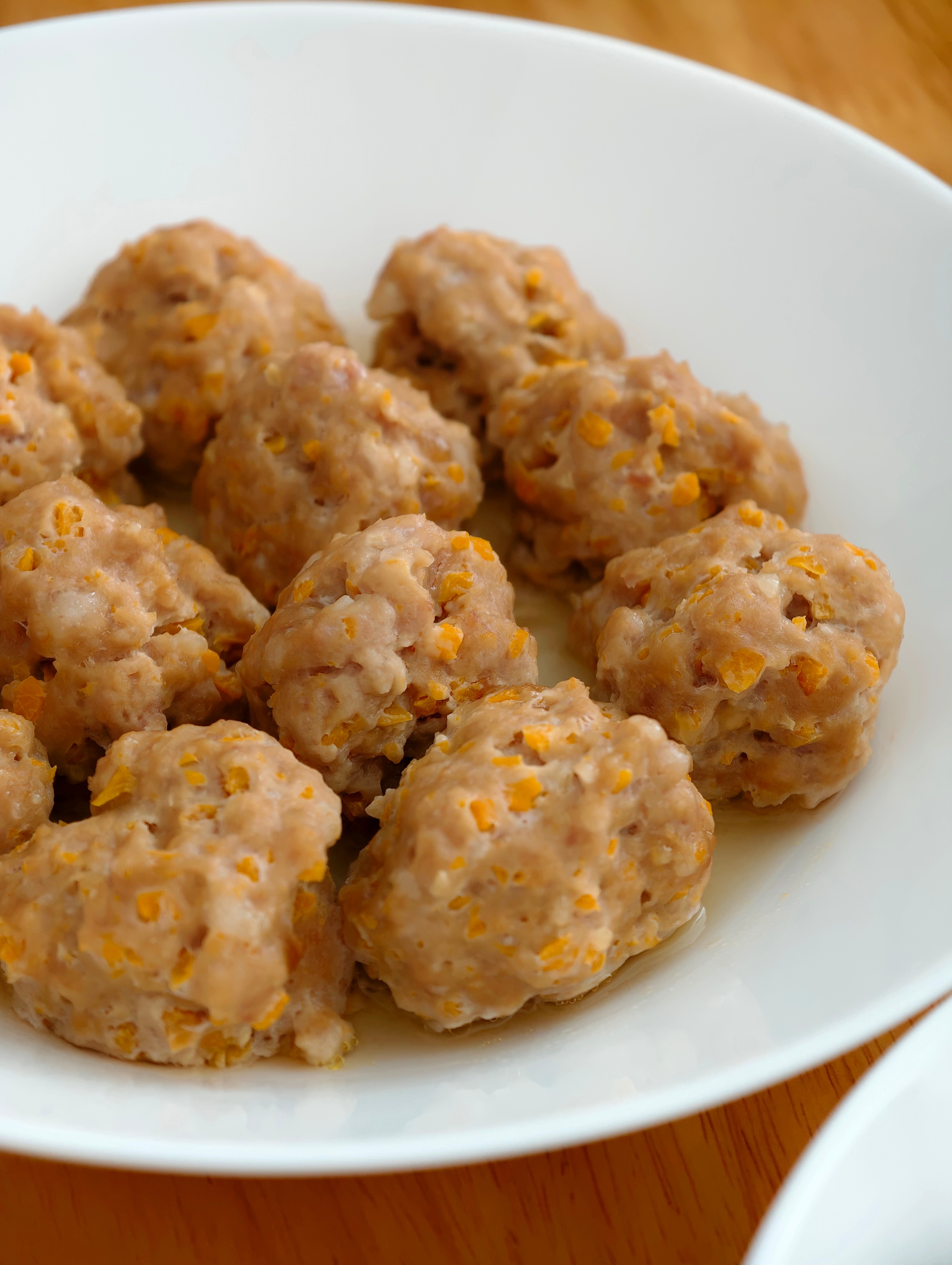 中午吃蒸肉完子 