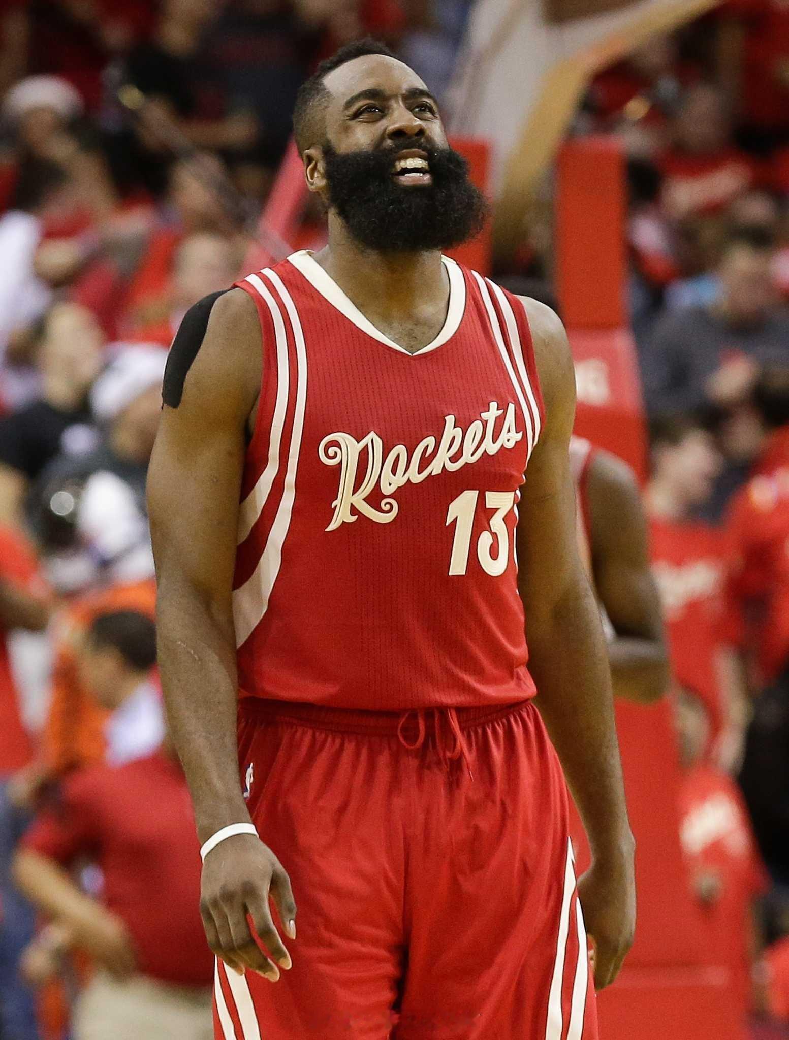 休斯顿火箭队重返NBA圣诞大战。休斯顿火箭队时隔六年重返NBA最激动人心的比赛之
