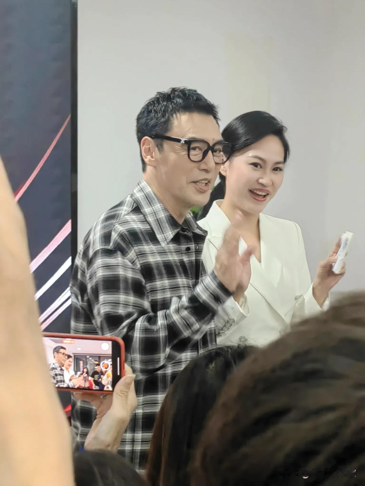 万万没想到，71岁钟镇涛来成都啦！满头黑发精神抖擞，刚进入省体育馆的时候就被惊呆
