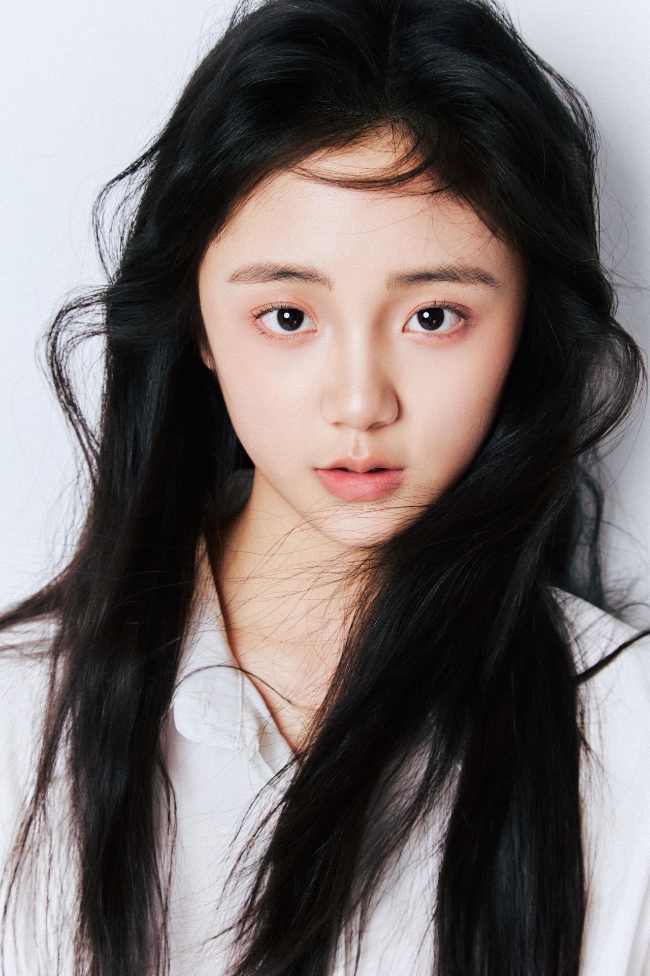 10后演活了课本里的葵花 11年的小孩演苦难文学，我以为会出戏。结果她一个眼神我