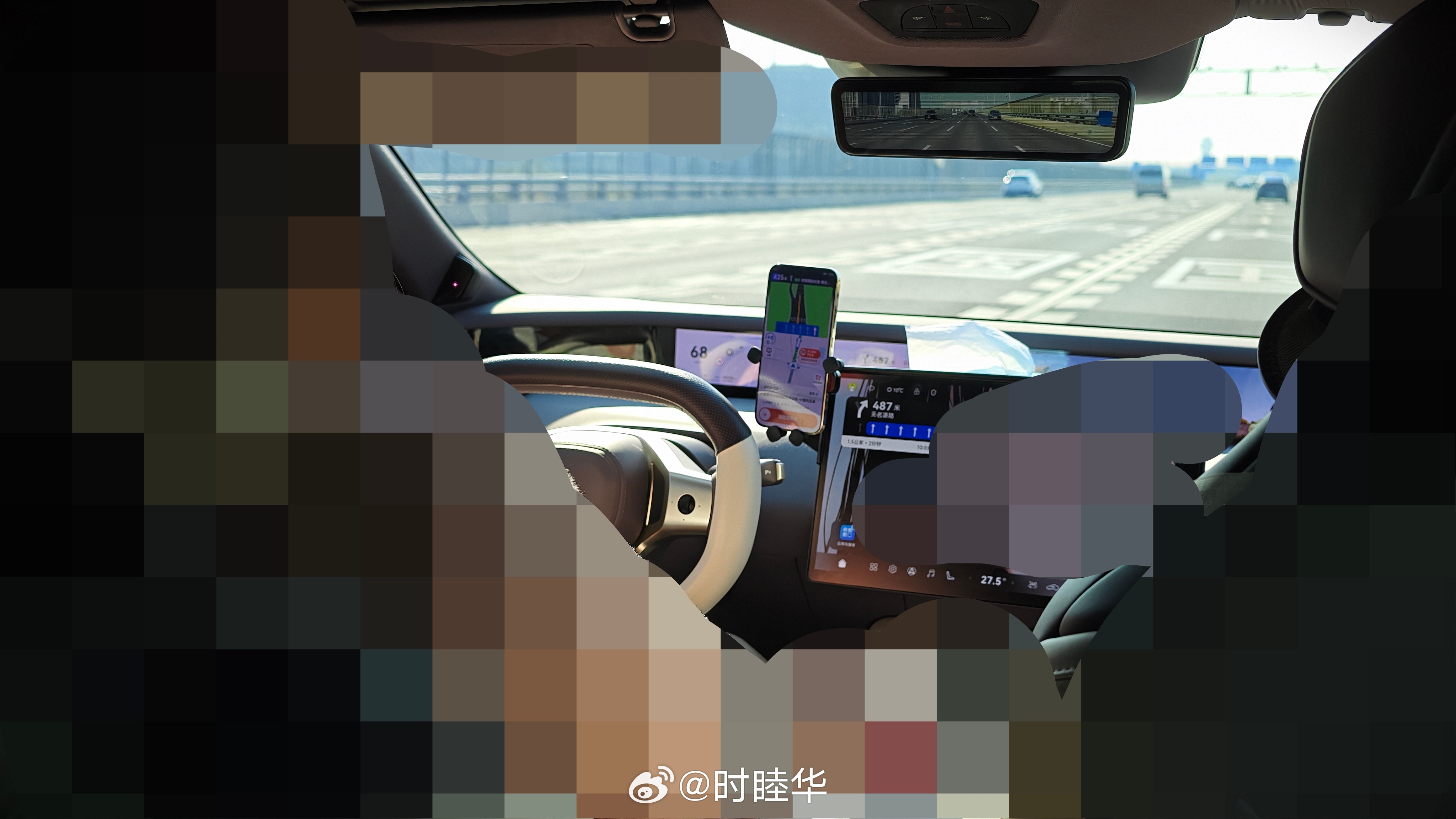 今天打车打到一台阿维塔06，一上车，我问，您这个是不是有智驾？问完我俩都开始笑。