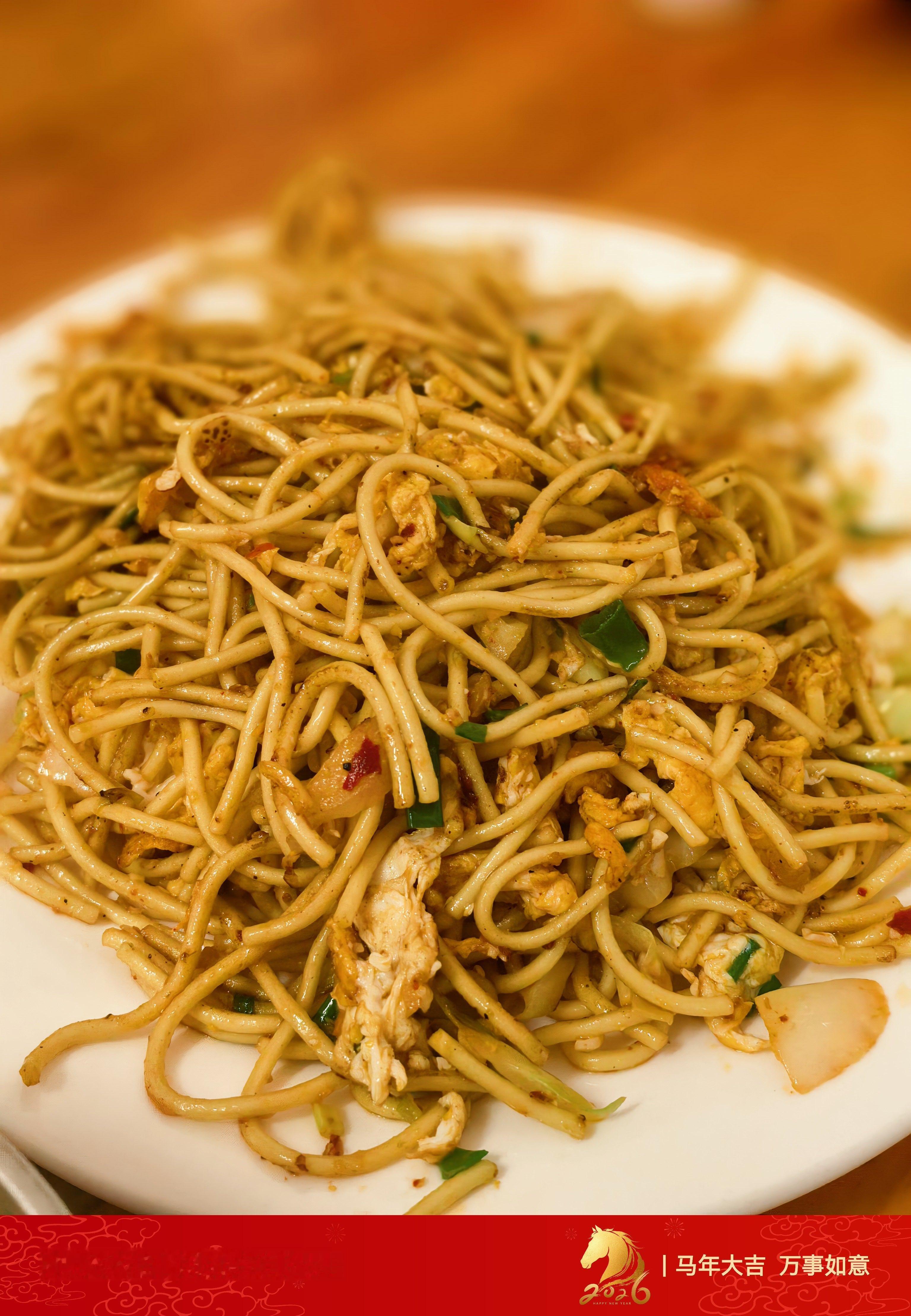 没吃上热干面，但炒面、炒饭、辣牛肉面也不错我一人吃了三份