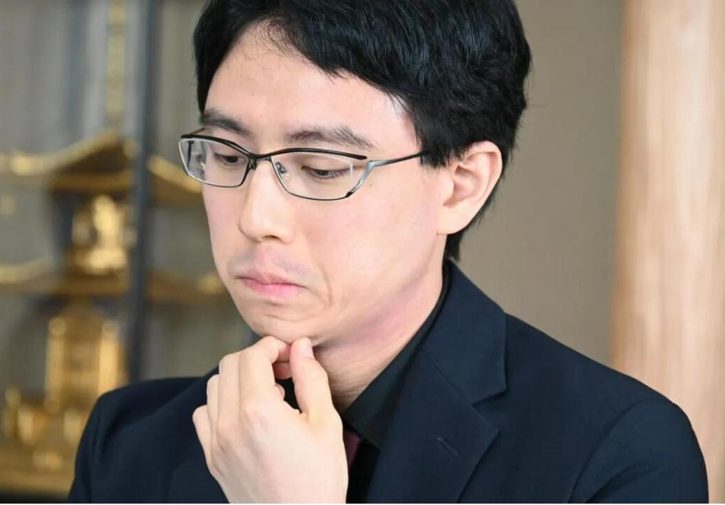 遭遇坎坷~冲击七冠谈何容易

日本64届十段头衔战八强赛一力辽完败小池芳弘，明年