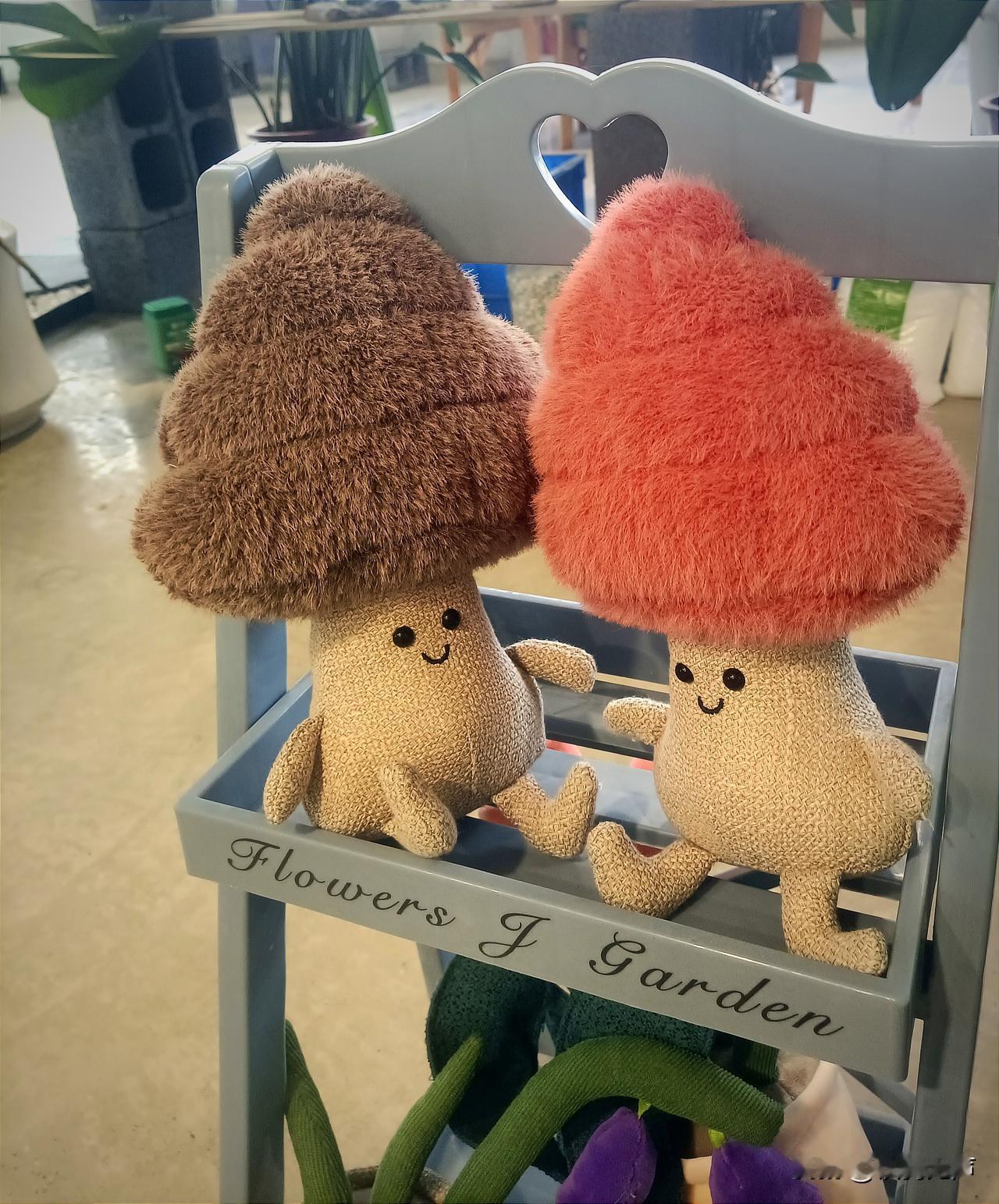 风箱这个东西挺巧妙的。推拉都能产生风，非常省力，风力不是特别强劲，但是几乎是连续