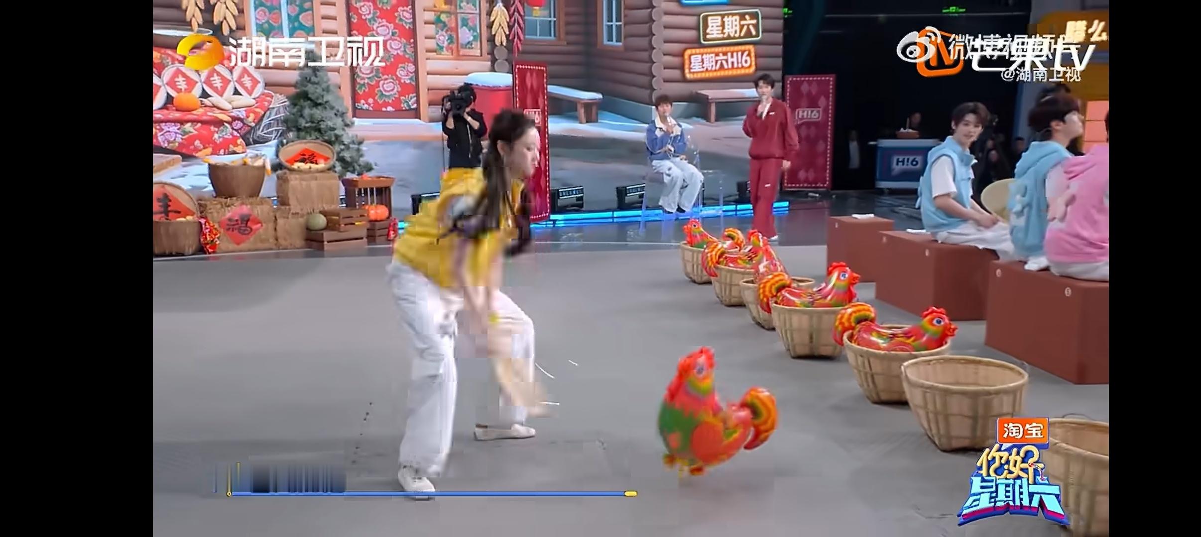 范丞丞你是会帮忙的 好会捣乱的范丞丞，好命苦的张艺凡，张艺凡好不容易用尽全身力气