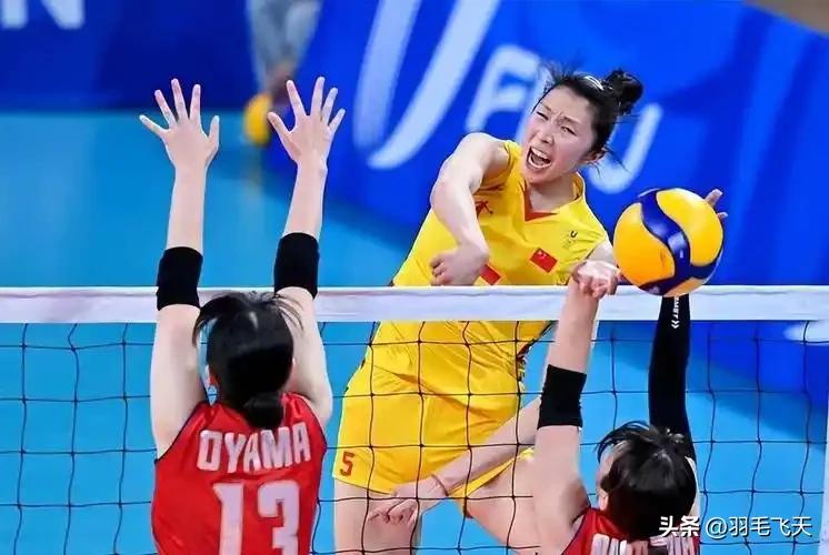 吴梦洁李盈莹谁更强
吴梦洁，李盈莹各有千秋，但小编认为吴梦洁更好一些，吴梦洁弹跳