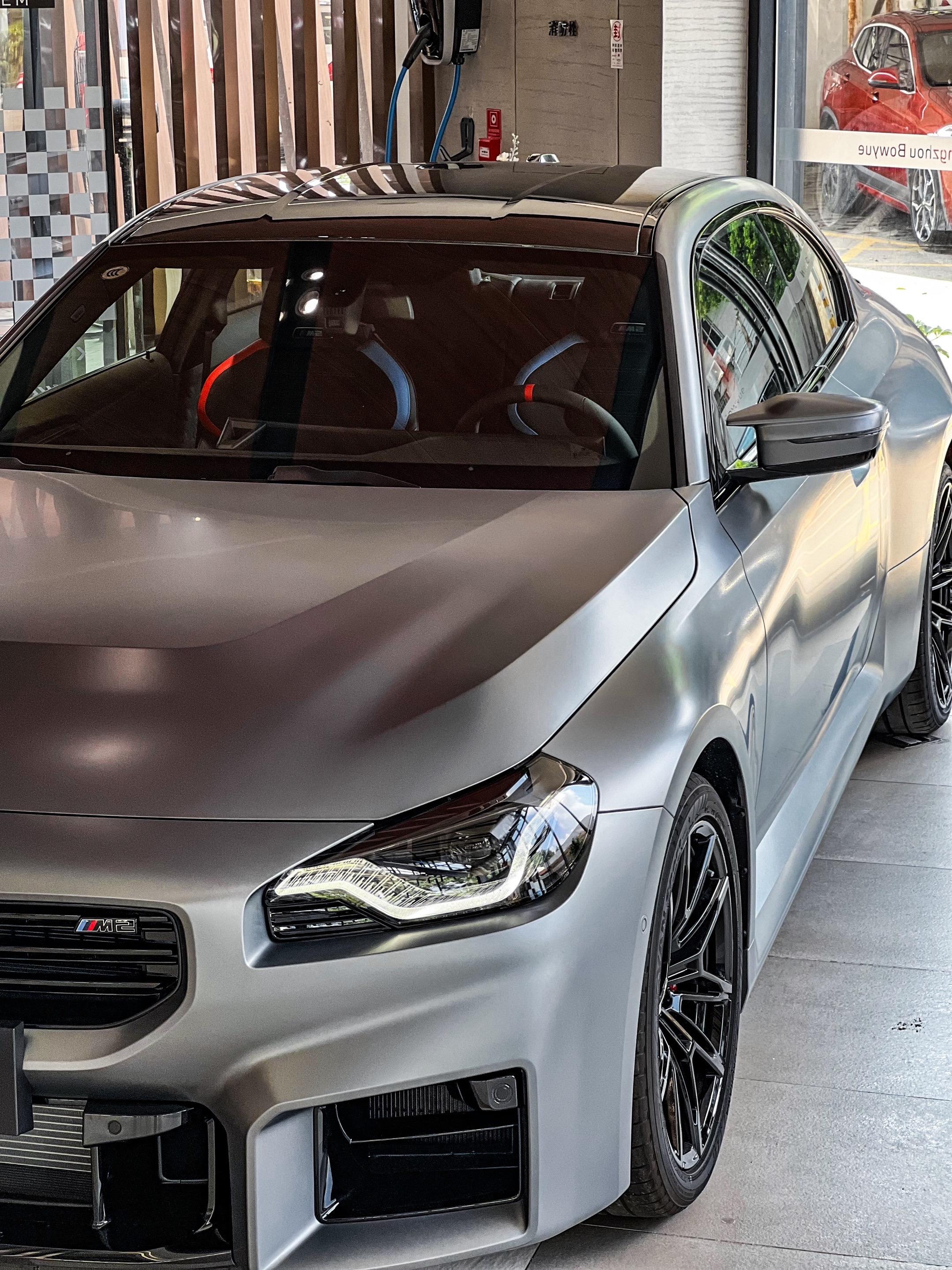 Friday night 出门把把妹。