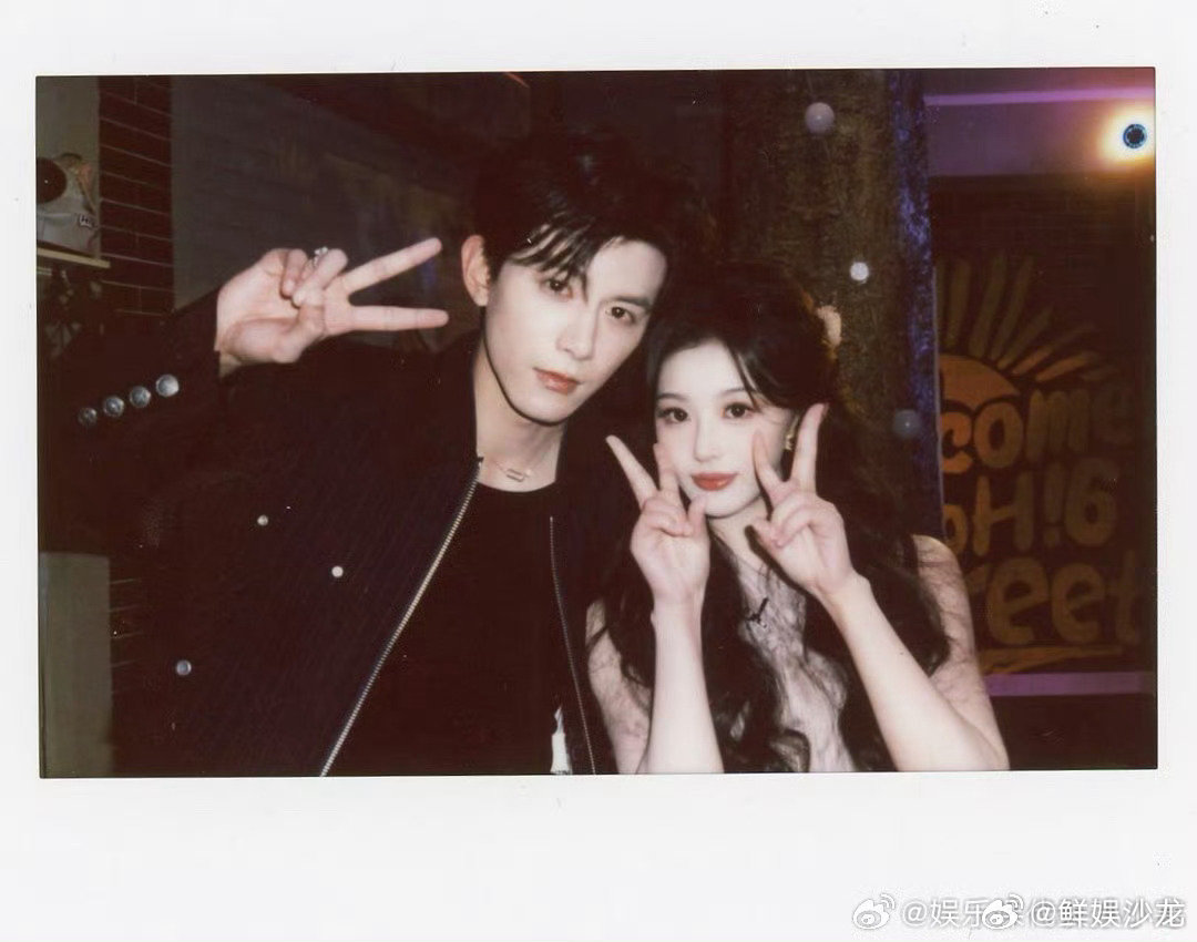 邓凯孔雪儿你好星期六拍立得你好星期六邓凯孔雪儿好六同框也太搭了！拍立得甜度超标，