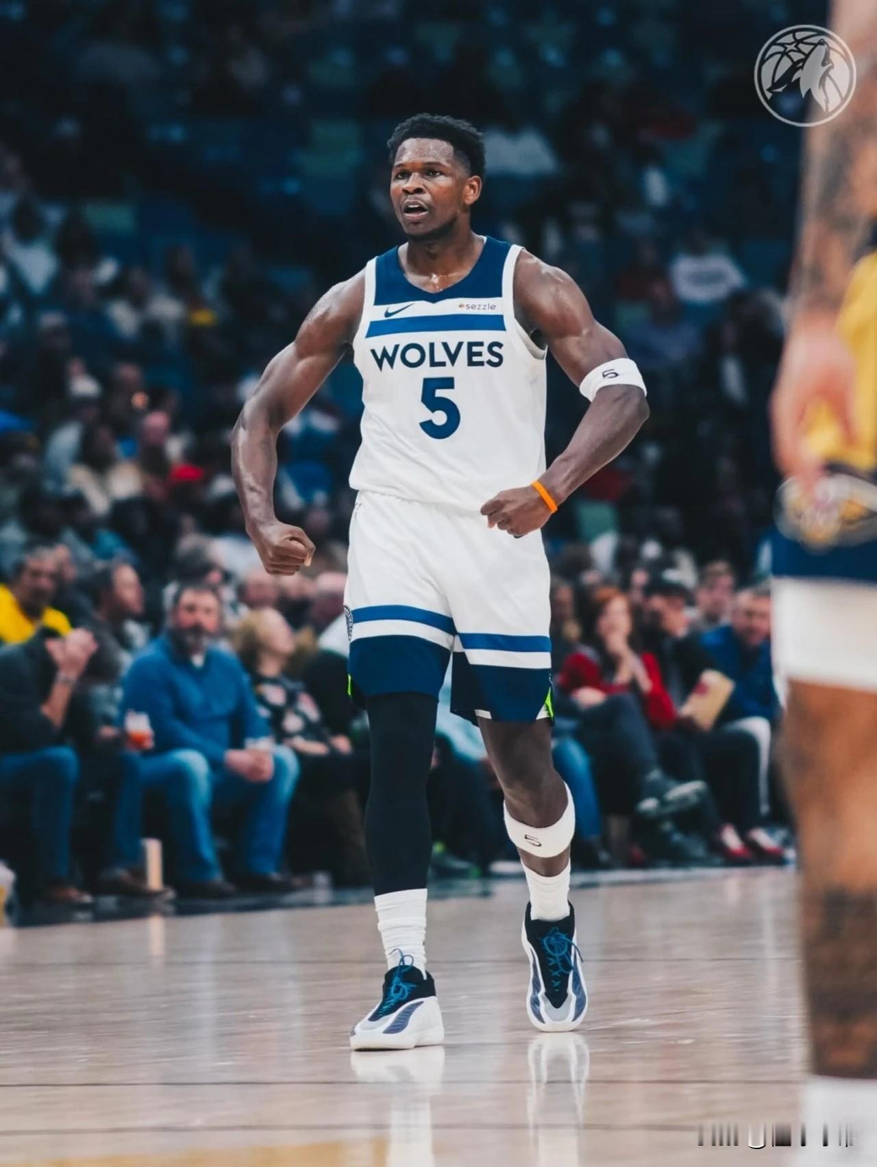 最强狼王，爱德华兹爆砍44分连续6场比赛得分30+!

在今天森林狼与鹈鹕的比赛