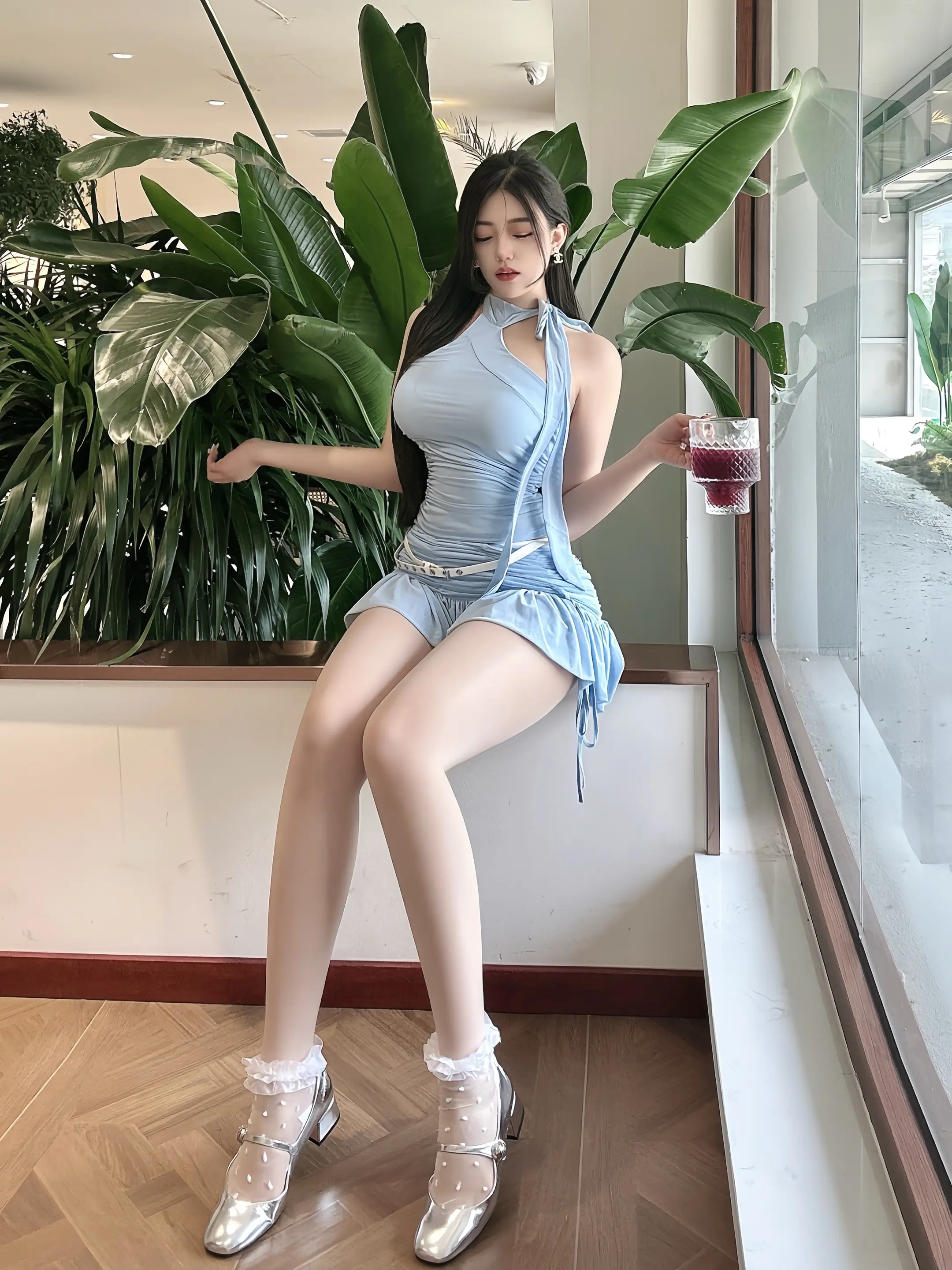 要一起喝一杯吗微胖女生