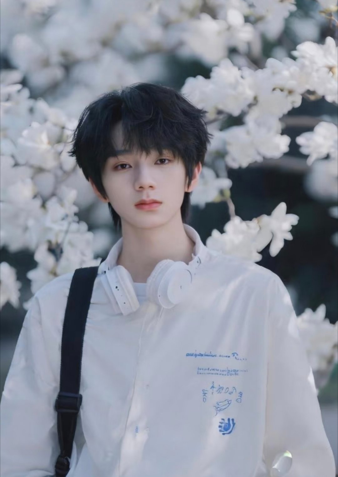 好看 ！这才是内娱少年该有的样子吧！没有过度修饰，全是原生干净感，素颜感拉满王橹