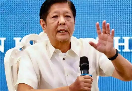 中国刚刚宣布援助菲律宾地震灾难，菲律宾转眼就宣布将与美国等几个国家将在黄岩岛以东