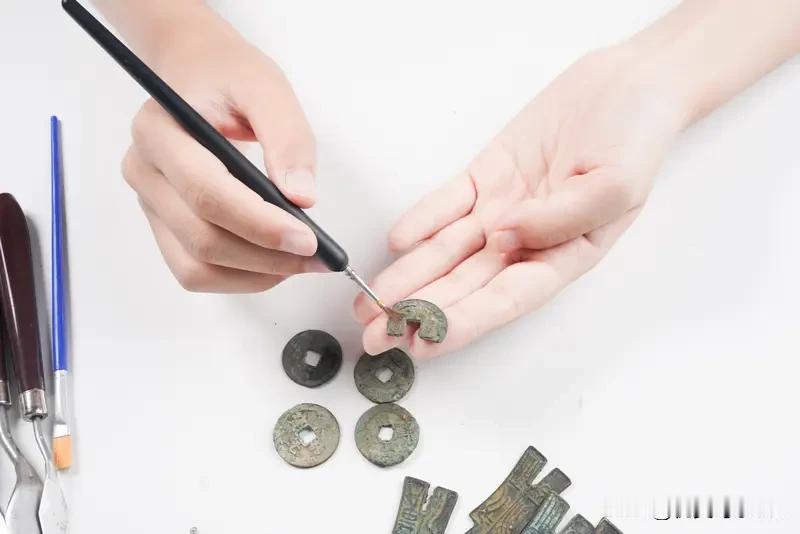 文物的鉴定准确可靠吗?有些文物特征不明显，难以准确鉴定。这类特征不明显的文物就像