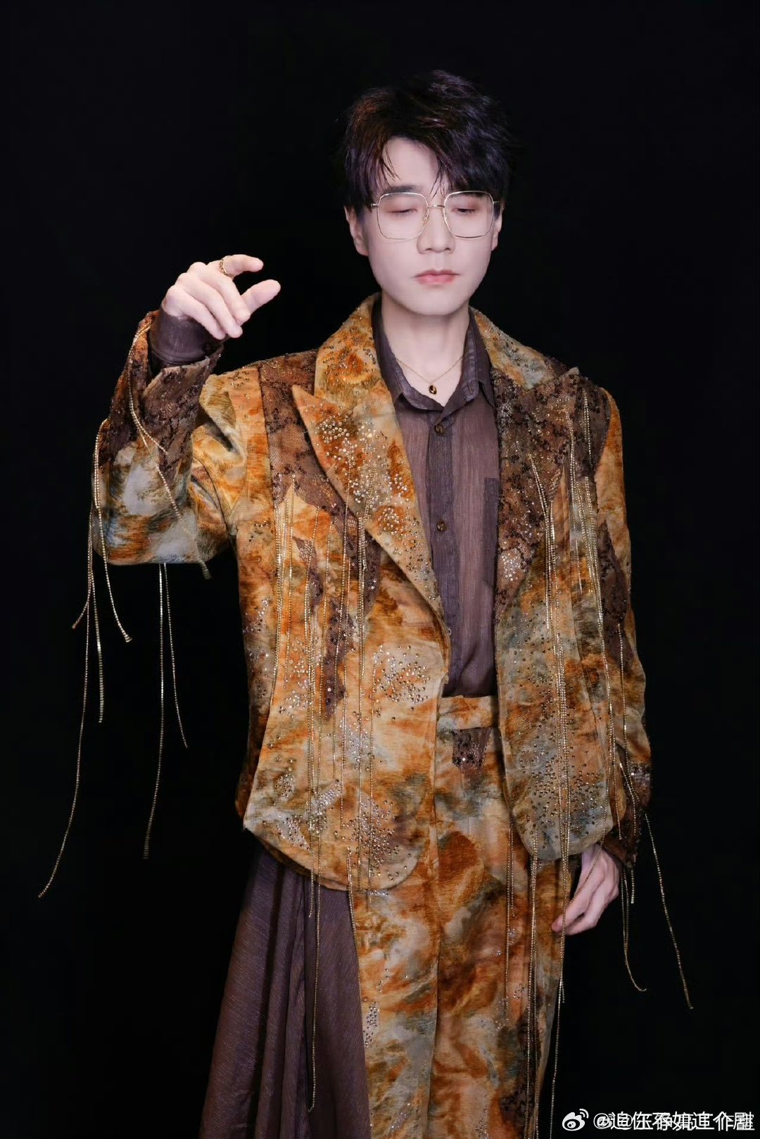 王铮亮巅峰之夜全开麦零修音 教科书级现场！王铮亮巅峰之夜全开麦唱《凡心》，零修音