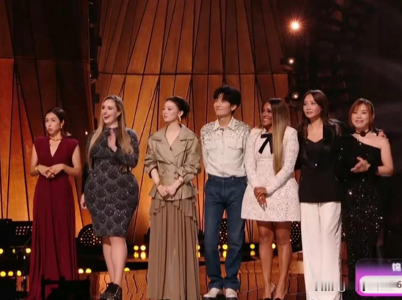 林志炫再次淘汰 李佳薇保送晋级
A-Lin、Grace 、李佳薇、BENI突围成