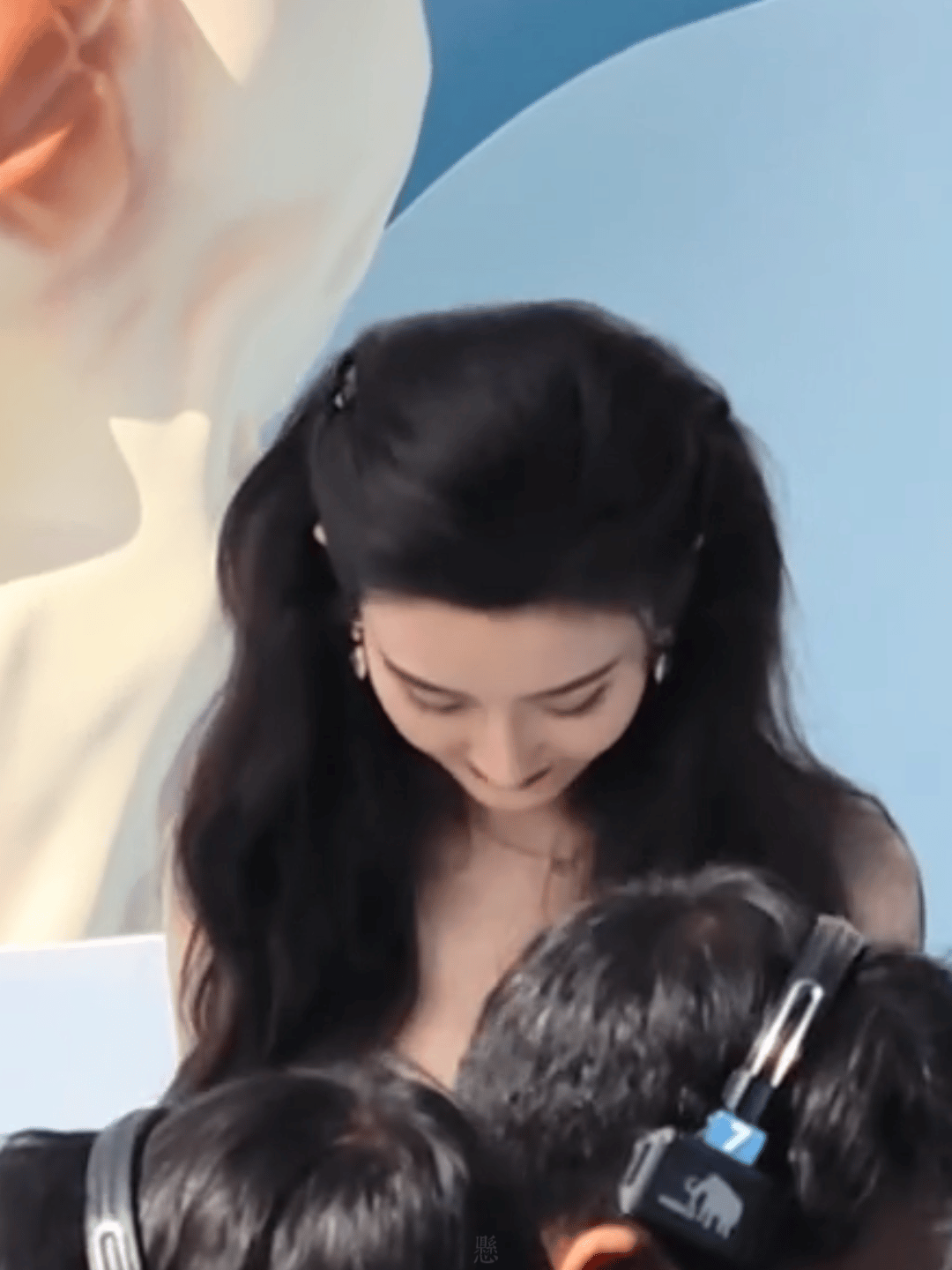 把老鹅搞得这两天进妆都穿长袖长裤长裙了 