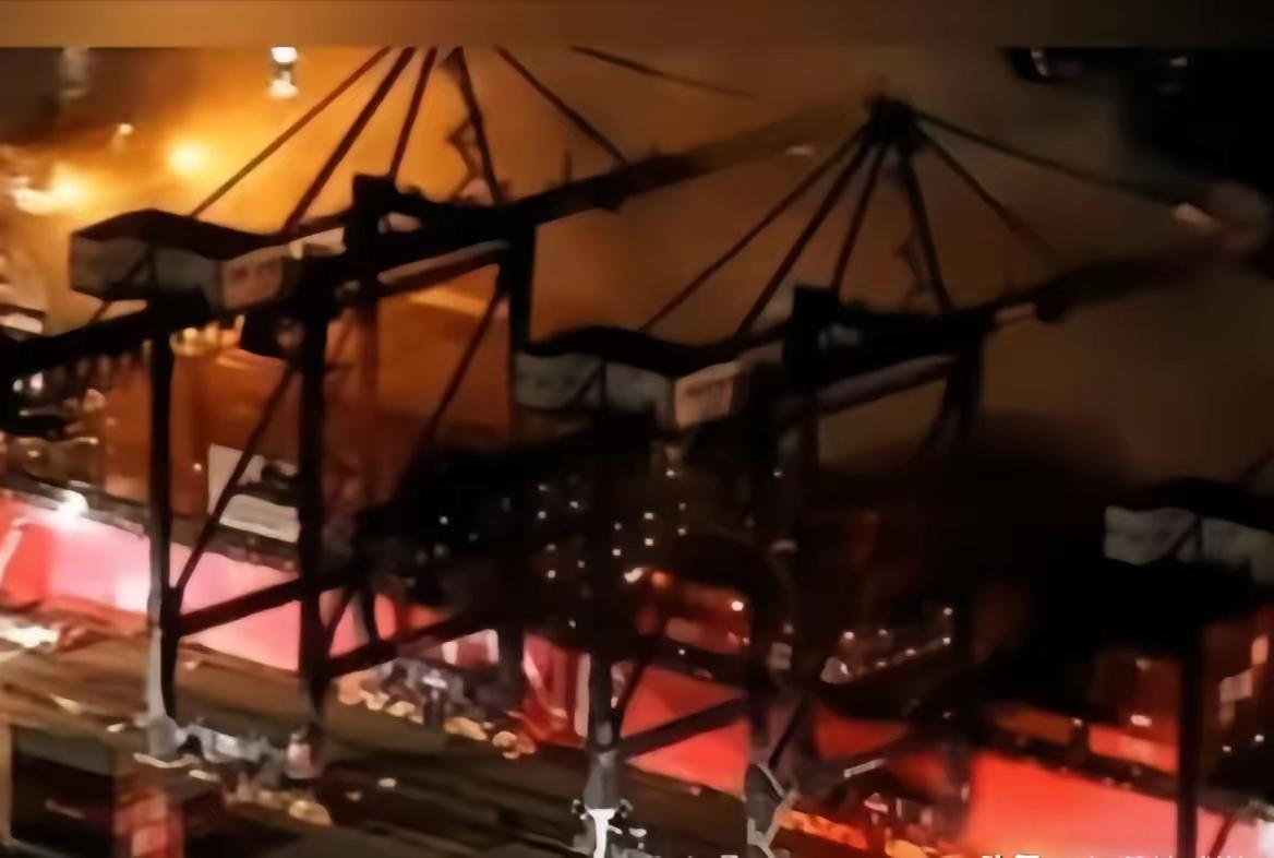 就在今天凌晨，日本的船在美国爆炸了。
​1月7日凌晨，一艘从日本东京到美国的船爆