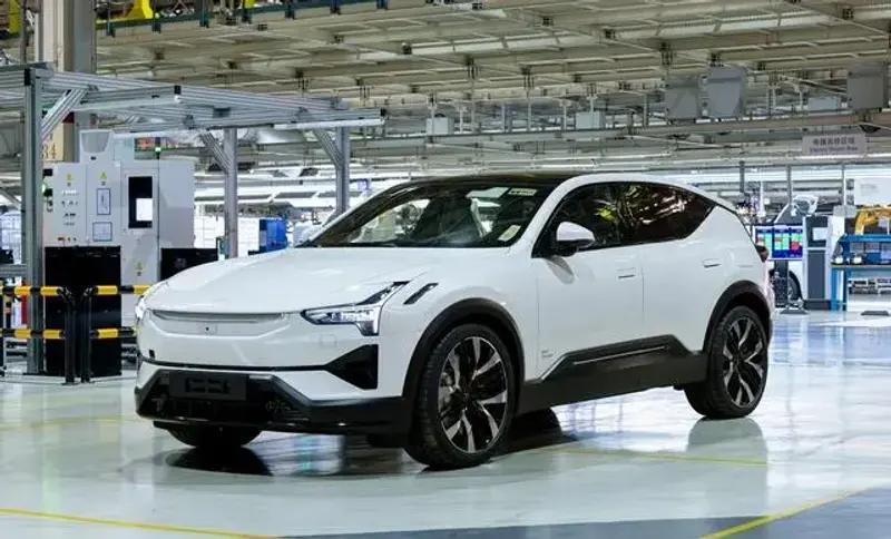 【极星为避免高额关税开始在美国生产 预计下月交付当地用户】8月15日消息，吉利控