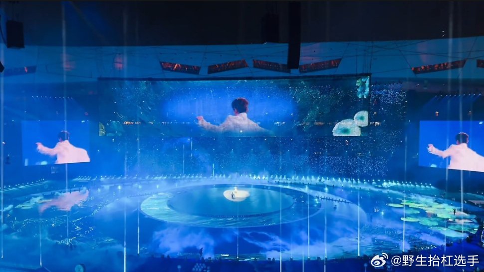 张杰鸟巢演唱会给到夯张杰鸟巢演唱会震撼全场，舞美音响与现场演唱全是顶级配置，一次