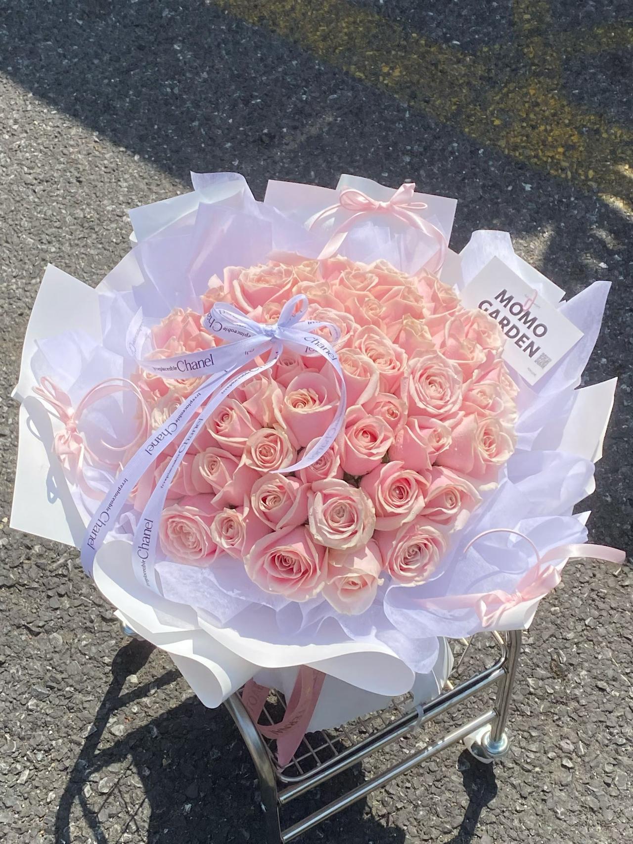 但他也遭质疑，有人认为他功利，只重就业赚钱，忽视专业学术价值与个人兴趣。不过当下