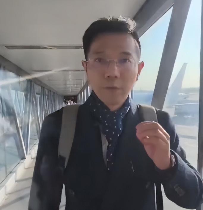 李圣律师都惊呆了！
没想到这次庭审会这么简单。
王某晶确实怕了，但不是害怕李律师