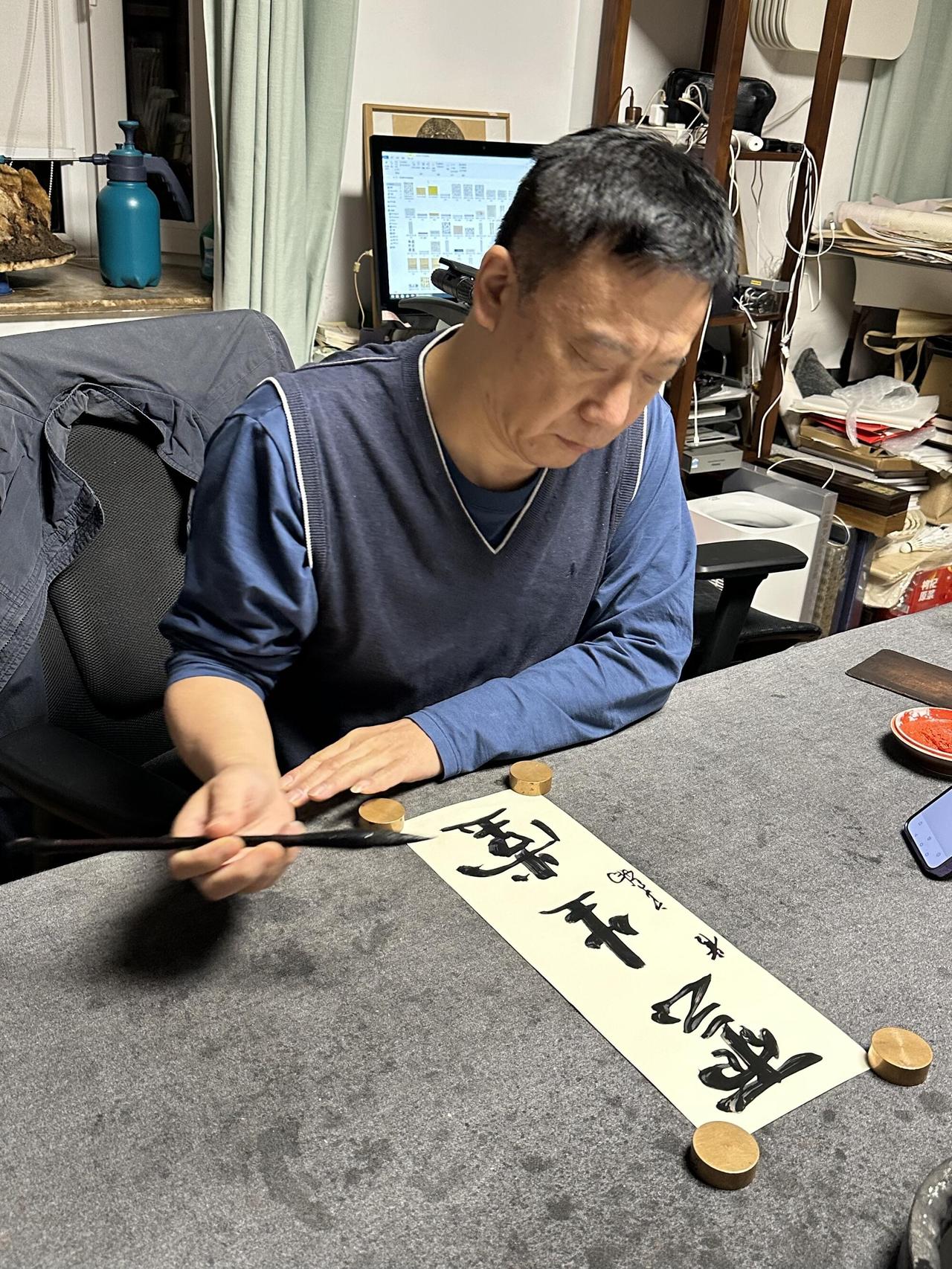 崔寒柏反对把美学以具象形态强加给书法

崔寒柏明确反对把美学以具象的形态强加给书