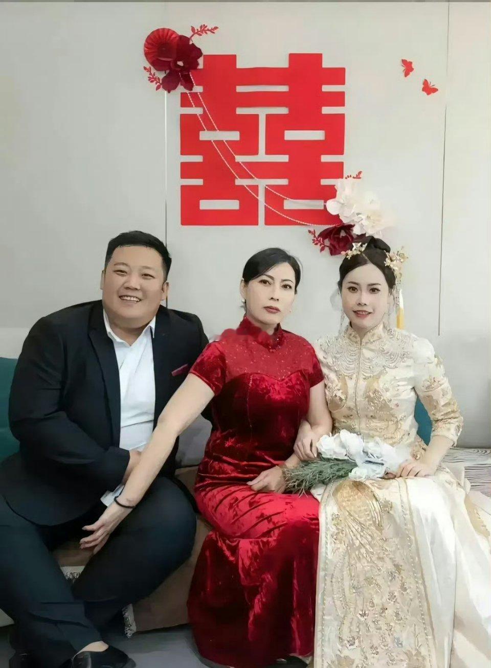 这……到底谁才是新娘子 