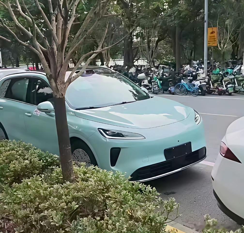 尚界H5计划在9月首次公开亮相，老实说，H5在新能源车中不算难看，但也说不上非常