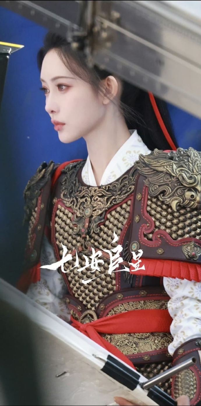 绝了呀！孟子义摇身一变成为鲜衣怒马老公姐，做男做女都展现出别样风采，暮晚摇一角太