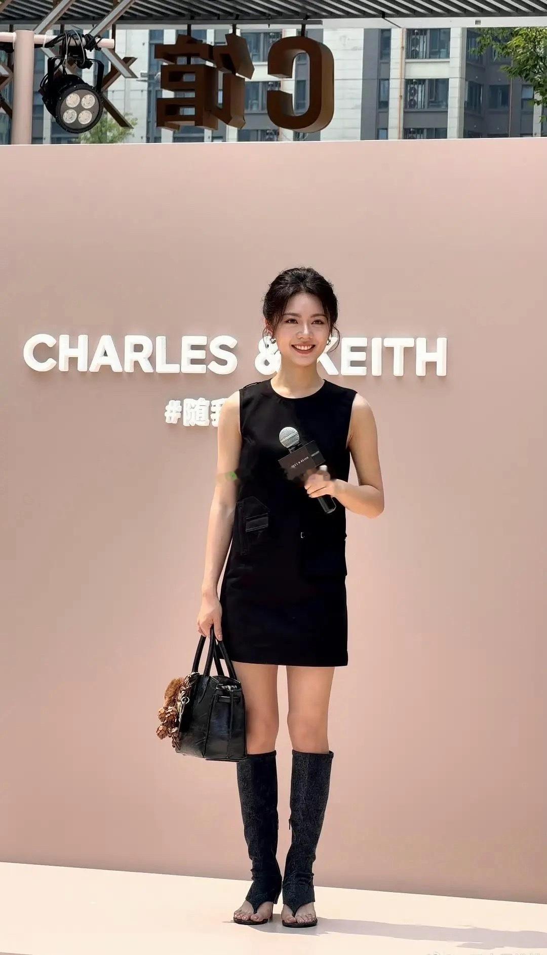 小ck最美代言人 线下路透如何这个状态很好了吧 