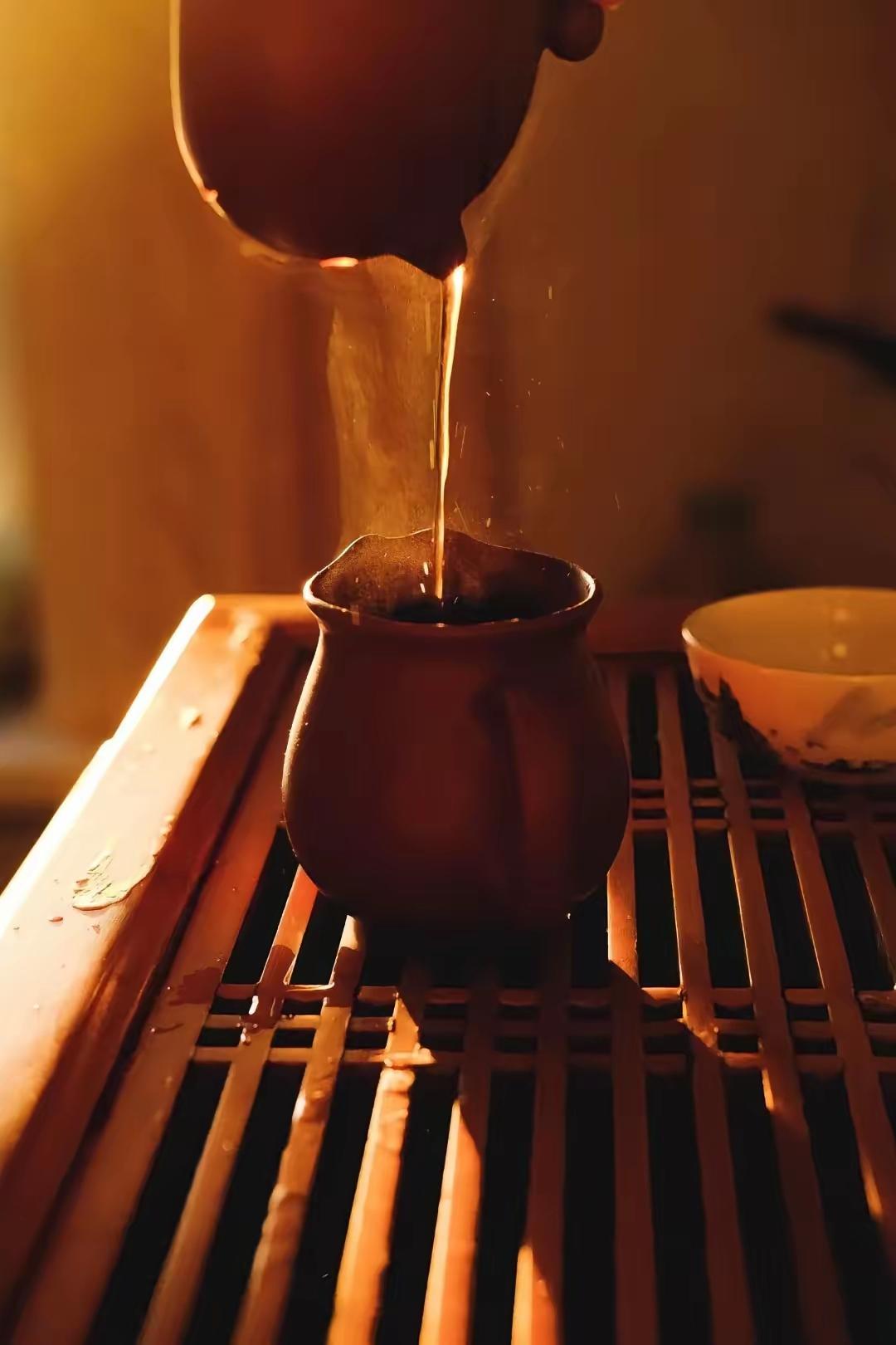 一位高僧说：“天选之人，往往五六十岁才真正翻身！前半生全是劫难，那是给你炼心用的
