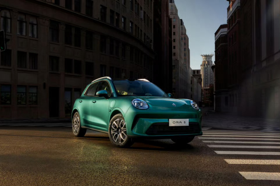 长城欧拉5这小车就完全是专门给女性朋友或者咱们年轻人设计的一样，小巧好看好开！预