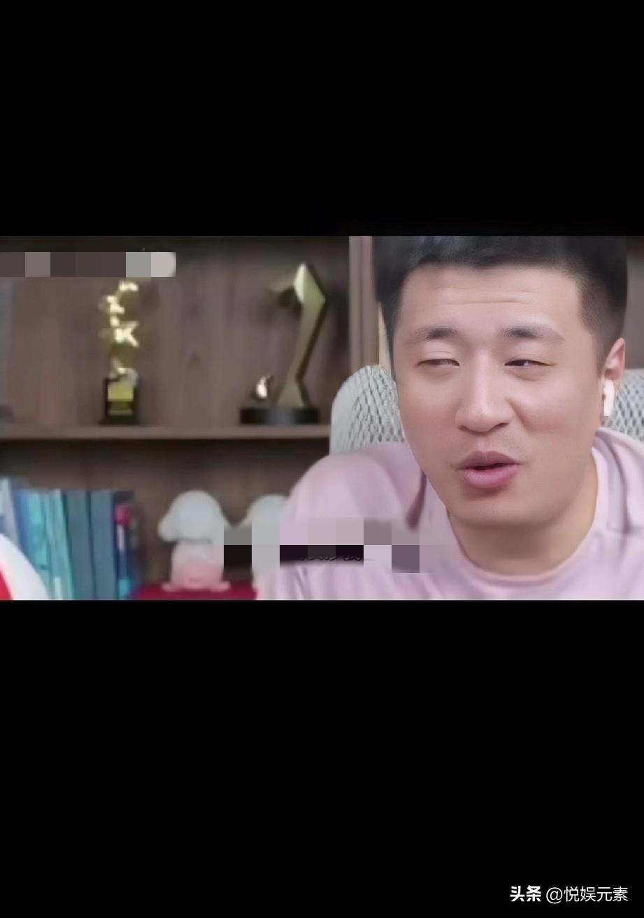 张雪峰老师曾经说过，曾经有经纪公司想签下他到娱乐圈发展。
然而张雪峰老师说自己帅