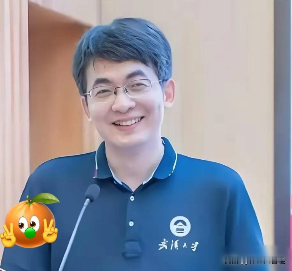 好奇查了一下武汉大学原教授付磊
不查不知道
从公开履历来看，他的学术仕途在外人眼