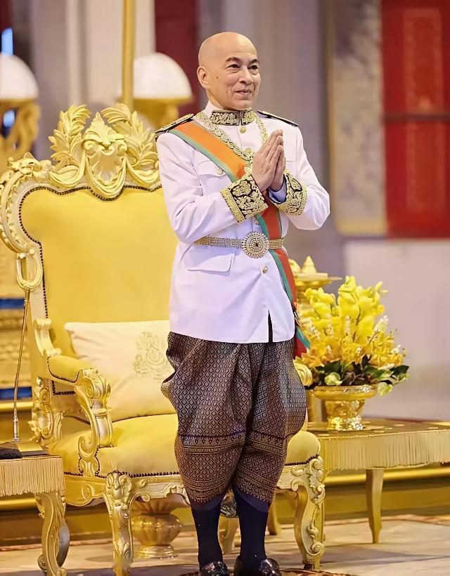 柬埔寨顶不住了！万万没想到，柬泰今日刚一交火，柬埔寨新首相洪玛奈立马“坐不住”了