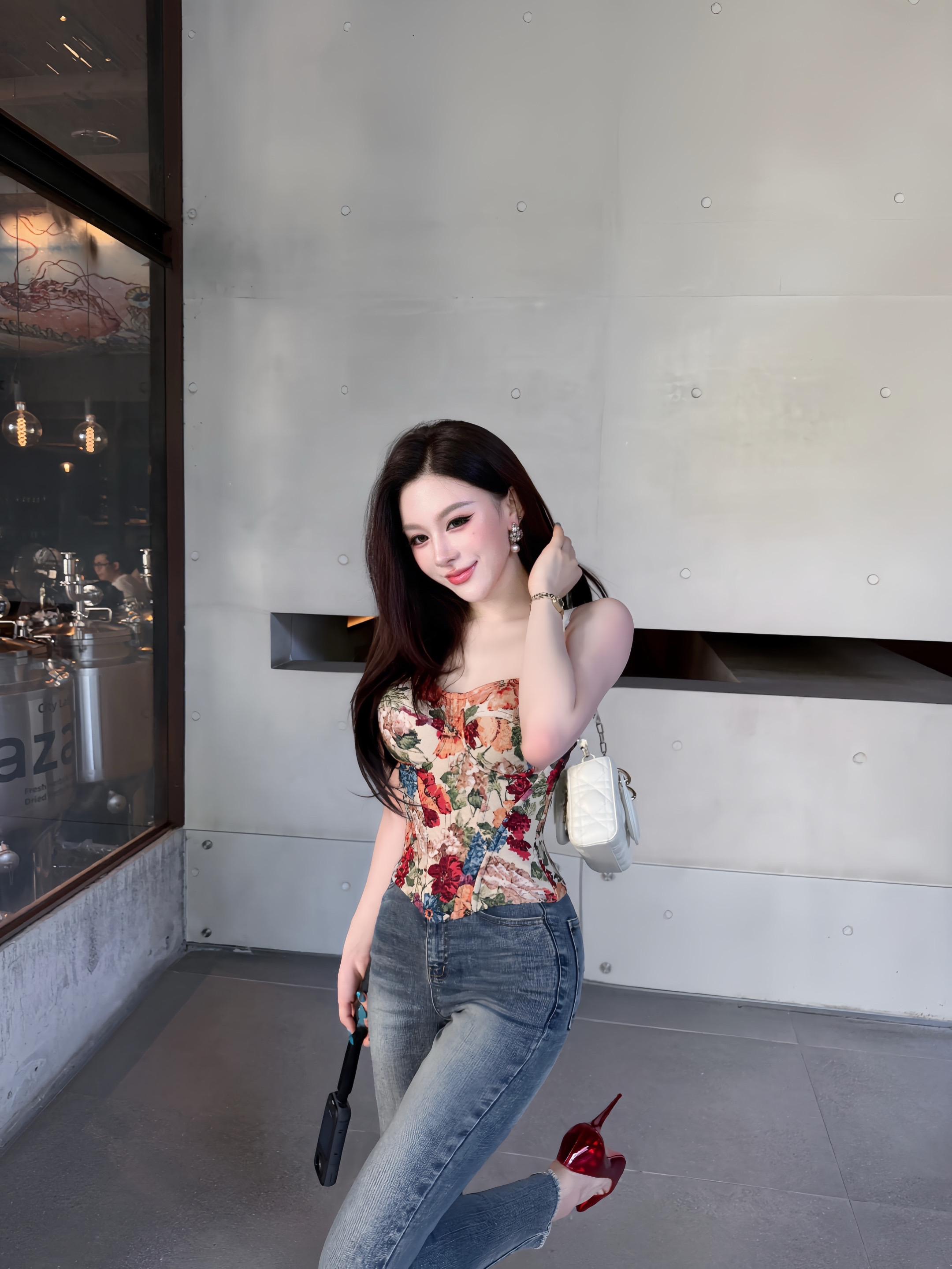 紧身牛仔小脚裤你重新崛起吧