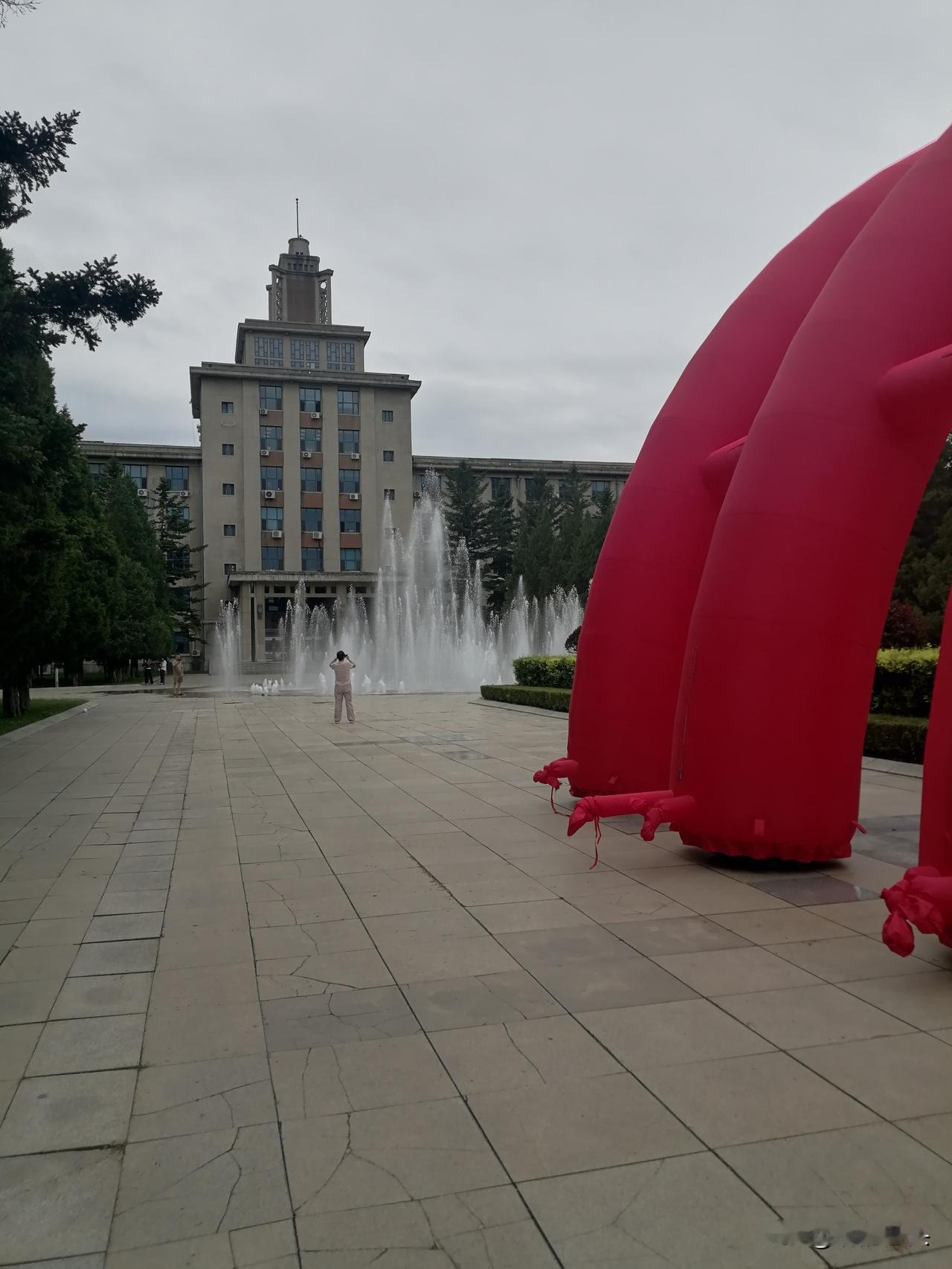 男人到底需要什么样的女人？说穿了就三个字。

年轻时挑三拣四，要漂亮的，要温柔的