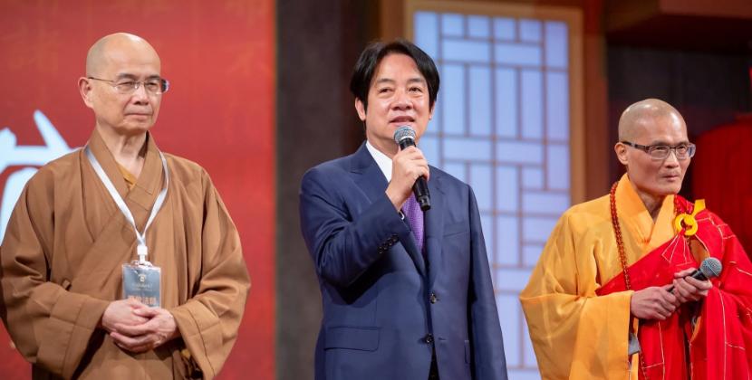 天注定，台湾抽到下下签

除夕夜，台湾当局抽签也是惯例了，但没想到竟然抽出了下下