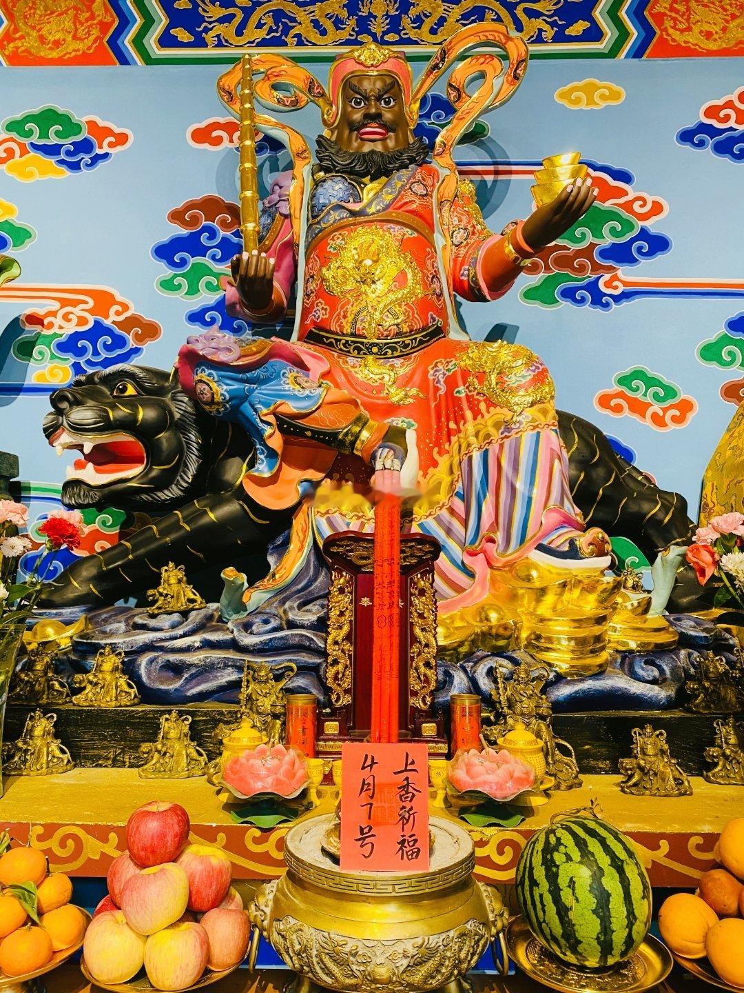 每日尽孝，福气无边；贵人相助，财富汇聚；灾难自然远离。 ​​​