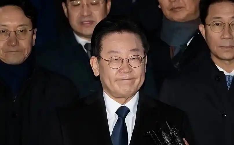 李在明干了一件足以改变韩国命运的事！8月4日，他把存在了72年的，连文在寅做不到