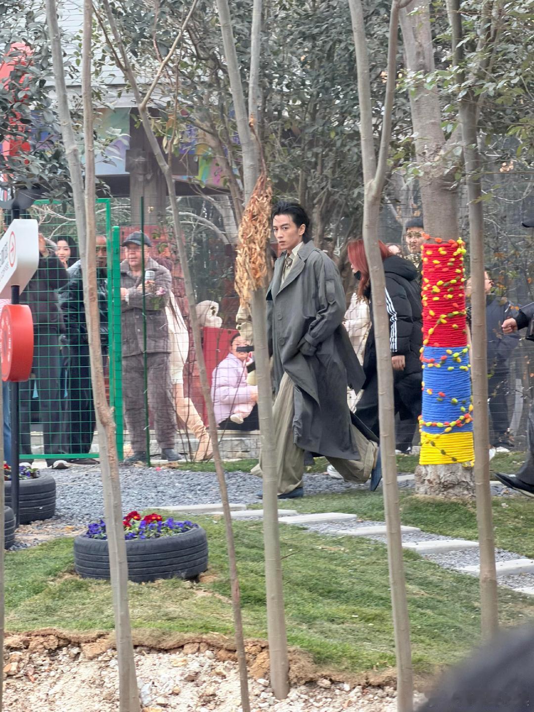 合肥偶遇陈晓合肥偶遇陈晓拍摄 合肥偶遇陈晓拍摄啦，一身慵懒风穿搭气场全开，帅哥的