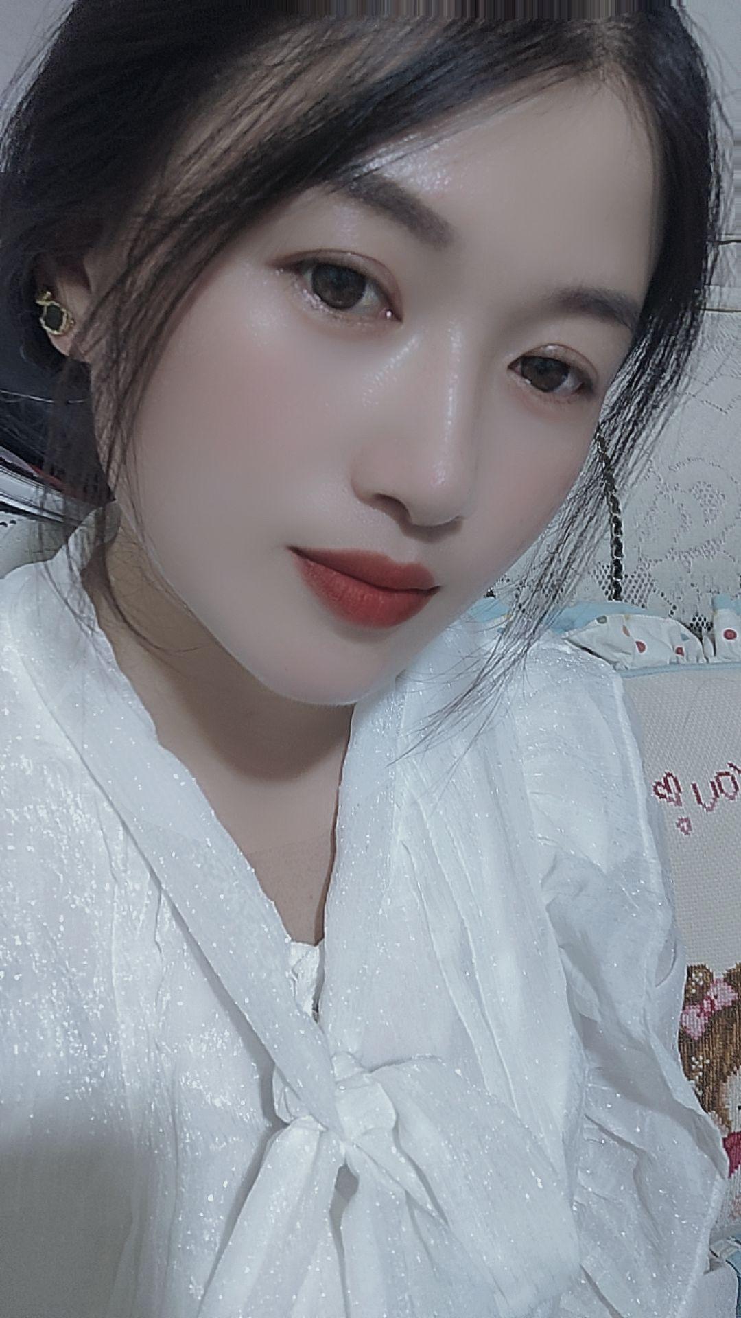 如果你亲眼看到我上班的样子，你就会发现，我并没有你想象中那么娇气，为了...