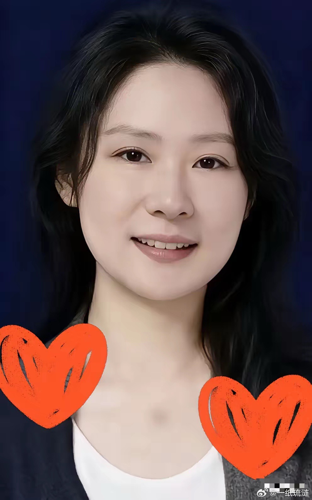 难怪这位左所长会彻底翻车，看了唐婵玉的照片，换成别人估计也得咽口水。长得眉清目秀