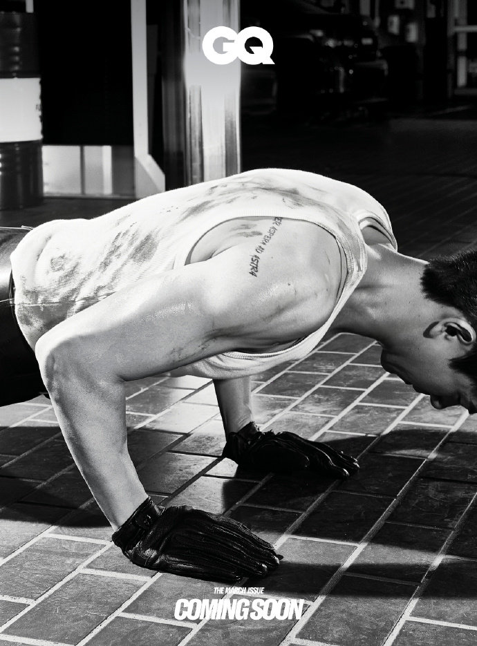 李现一张视觉张力拉满的预告大片 李现臂肌  李现一张视觉张力拉满的预告大片，李现