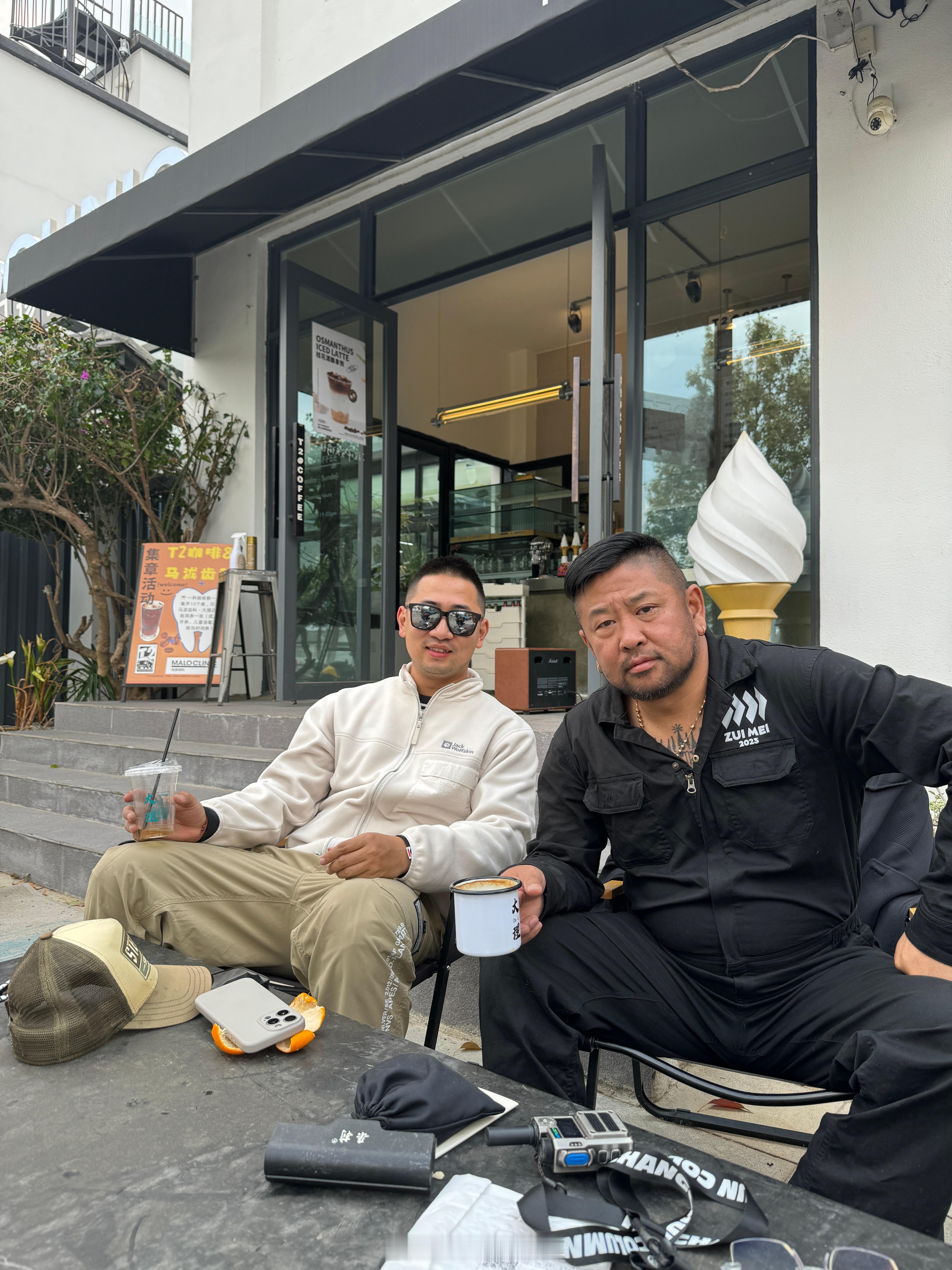 今天来小黑哥这里看看能顺走点什么好东西😏  ​​​
